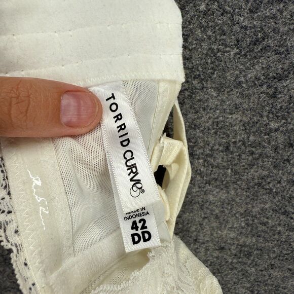 Torrid Bralette Bra Women 42DD White Push Up Underwired Opaque Floral Lace - Picture 3 of 5